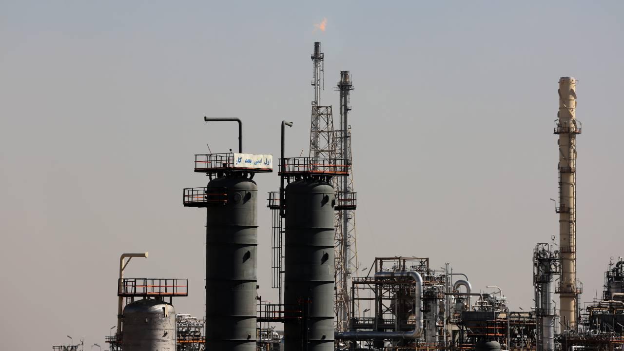 İran petrol üretiminde zorunlu kısıntı eşiğinde