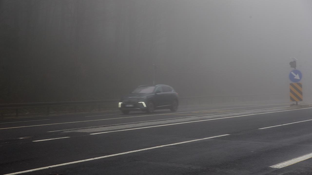 Bolu Dağında yoğun sis: Görüş 30 metreye düştü