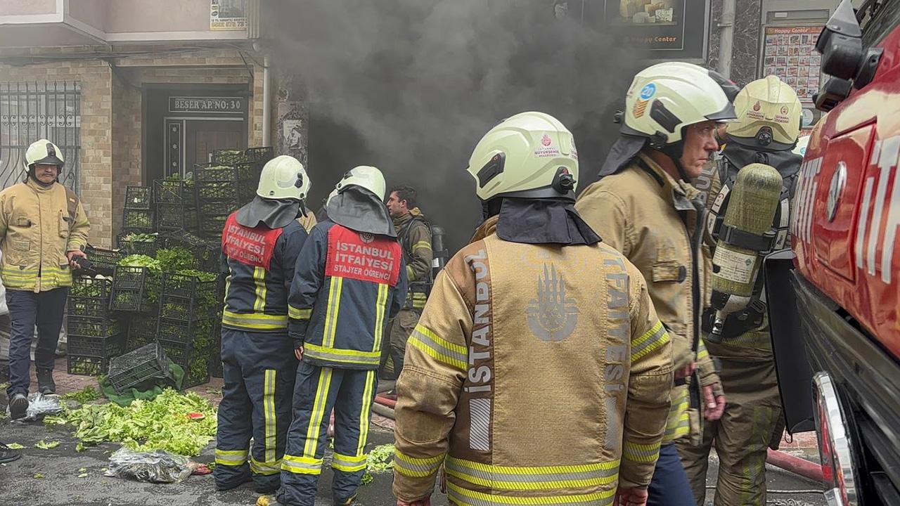 İstanbul'da market deposunda yangın