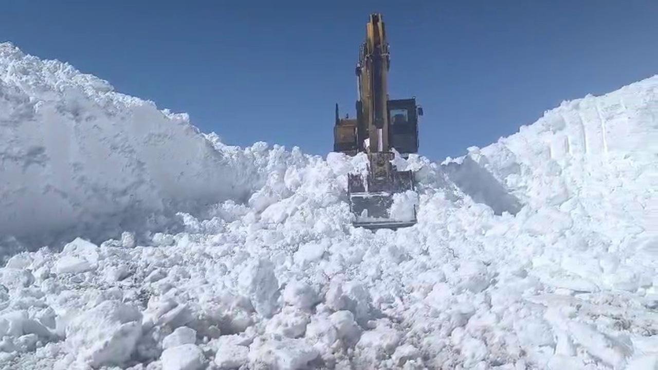 Mayıs öncesi kar mesaisi