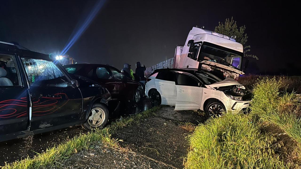 Uşak'ta zincirleme trafik kazası: 4 ölü, 34 yaralı