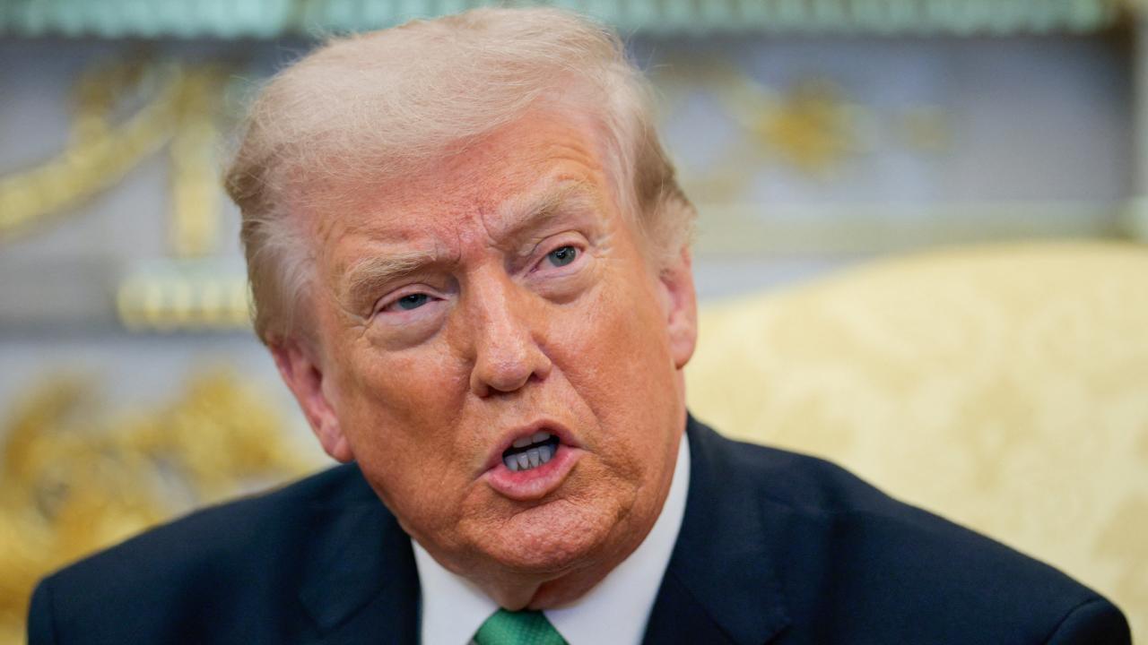 Trump: AB menşeli otomobil ve kamyonlara uygulanan tarife yüzde 25'e çıktı