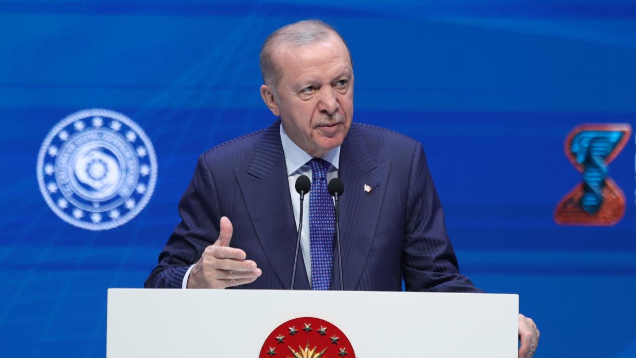 Cumhurbaşkanı Erdoğan: Meslekler dönüşüyor, istihdam alanında ezberler bozuluyor