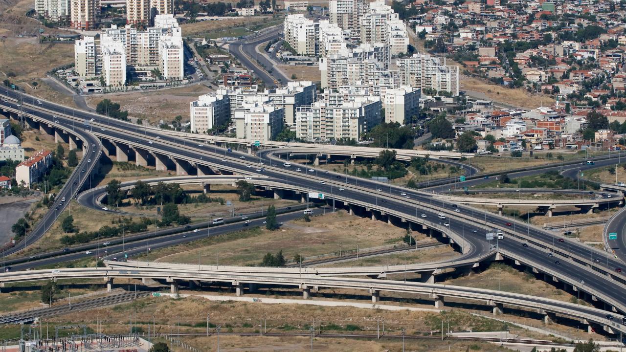 KGM, 'İzmir Çevre Yolu'nun ücretli hale getirileceği' iddialarını yalanladı