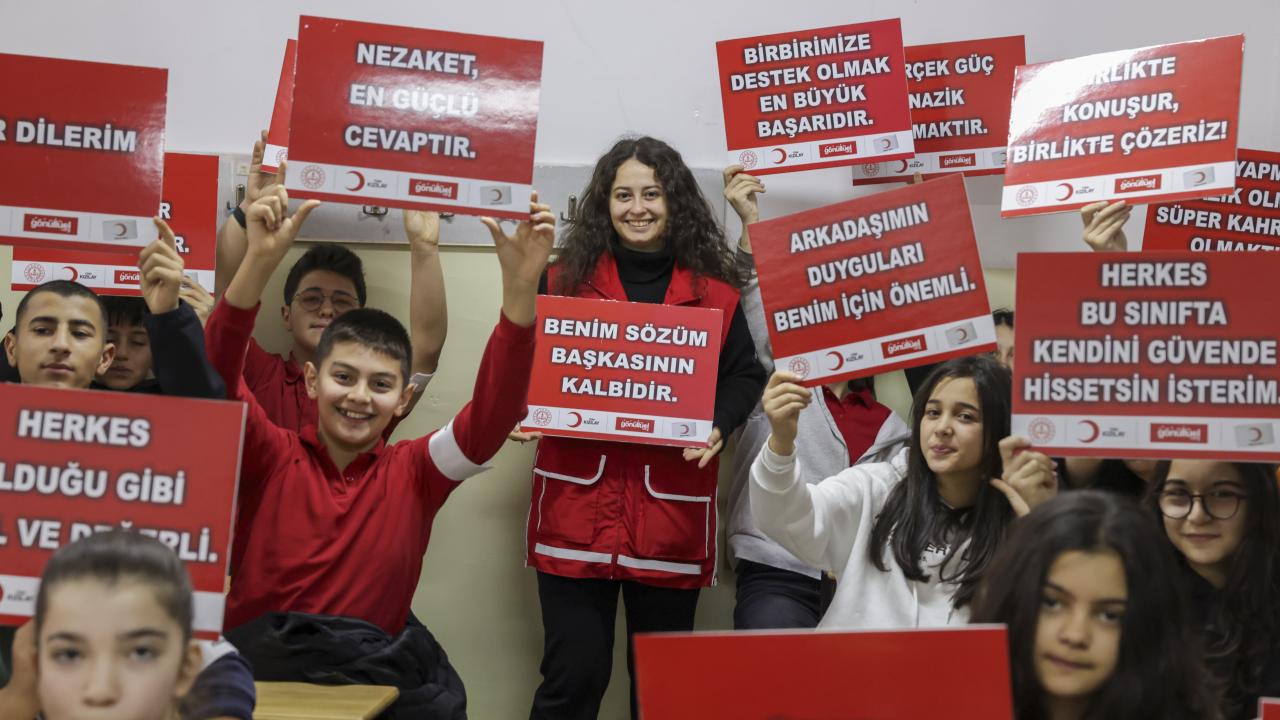 Türk Kızılaydan akran zorbalığına karşı yeni eğitim hamlesi