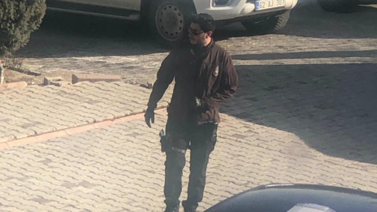 Hiç silahım yok diyen Sonel'in silahlı fotoğrafı ortaya çıktı