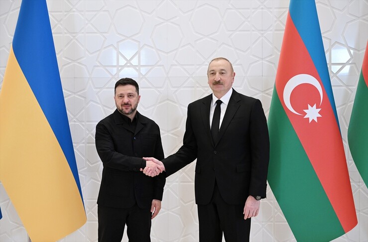 Aliyev ve Zelenskiy Azerbaycan'ın Gebele şehrinde görüştü