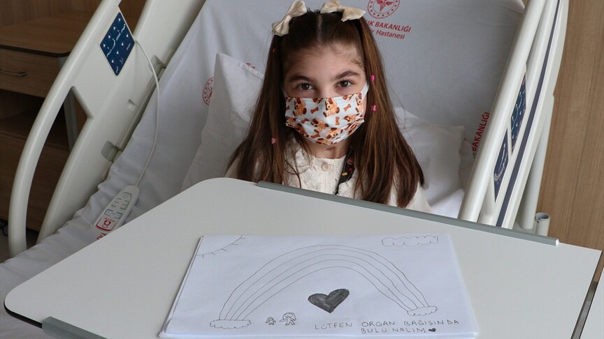 Kalp nakliyle hayata tutunan Hira, okuluna döneceği günü bekliyor