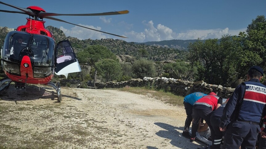 Aydın'da yürüyüş sırasında rahatsızlanan kişi, ambulans helikopterle hastaneye sevk edildi