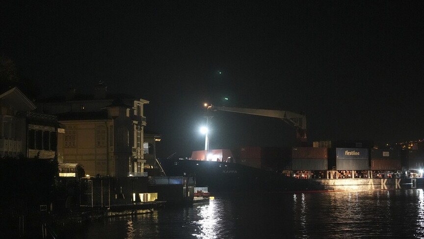 Sarıyer'de karaya oturan konteyner gemisi için kurtarma çalışması başlatıldı