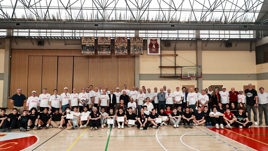 Tarsus Amerikan Koleji, basketbol ve hentbol Türkiye şampiyonluklarının 50. yılını kutladı