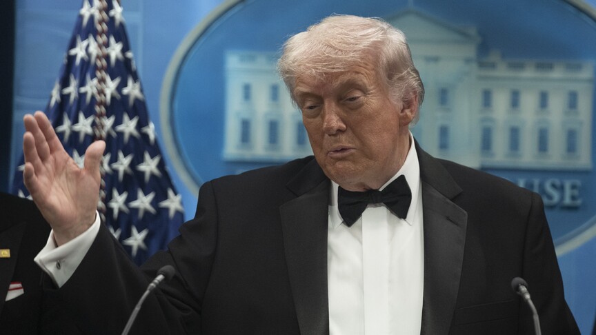 Trump, ABD'nin Almanya'daki birliklerinin azaltılması olasılığını değerlendirdiğini açıkladı