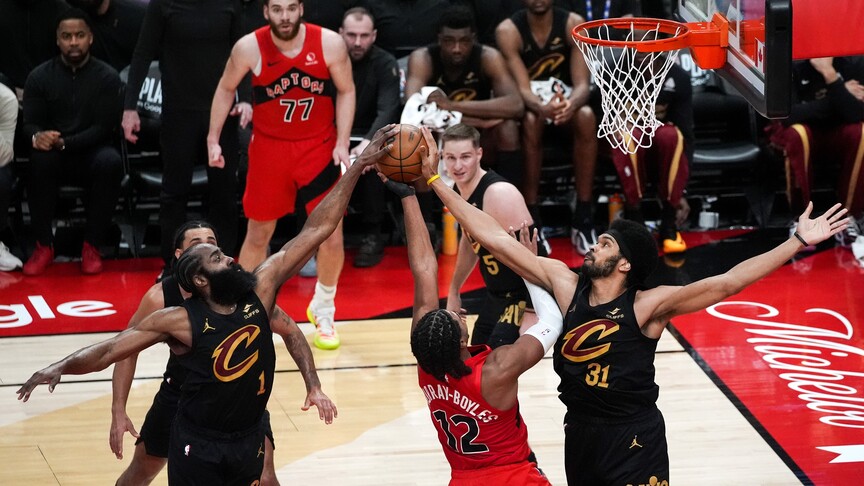 NBA'de Pistons ve Cavaliers konferans yarı finaline yükseldi
